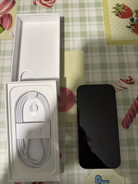 Iphone 16  nou-nout in cutie