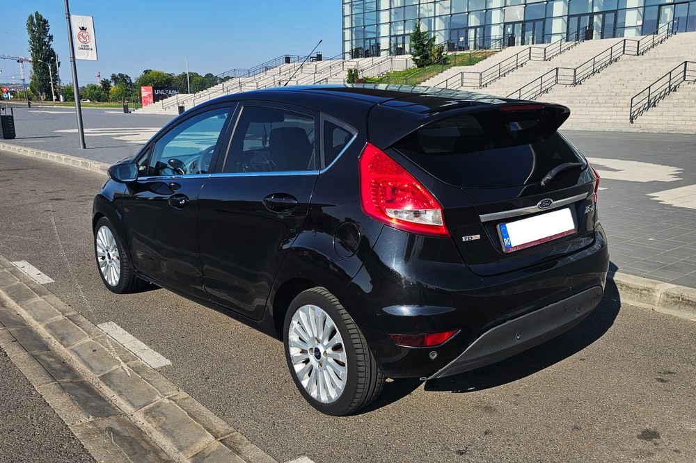 Vând Ford Fiesta 2010 1.6 tdci 90 cp