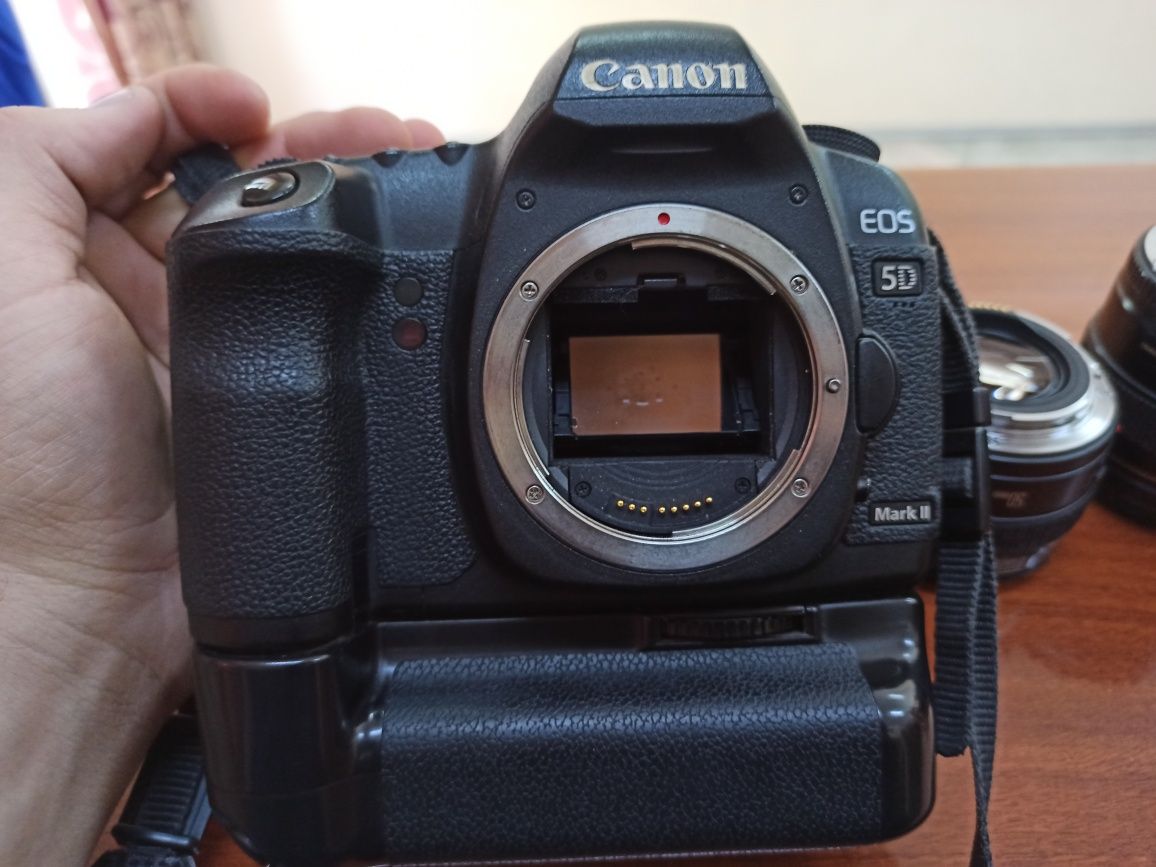 Продам фотоаппарат Canon 5D Mark II