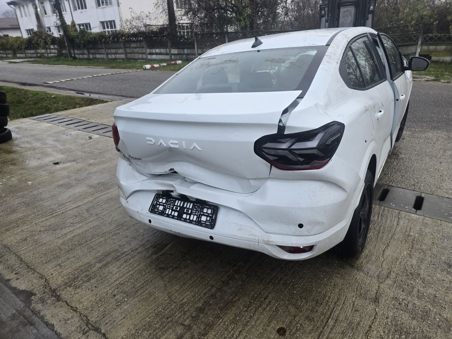 Dezmembrez/piese/Dezmembrari Dacia Logan 2025 1.0 GPL 25.000 km
