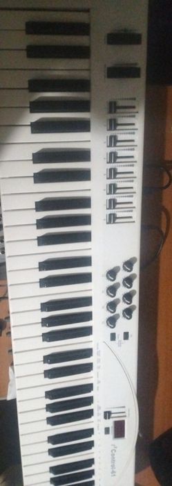 Миди клавиатура l² Control-61