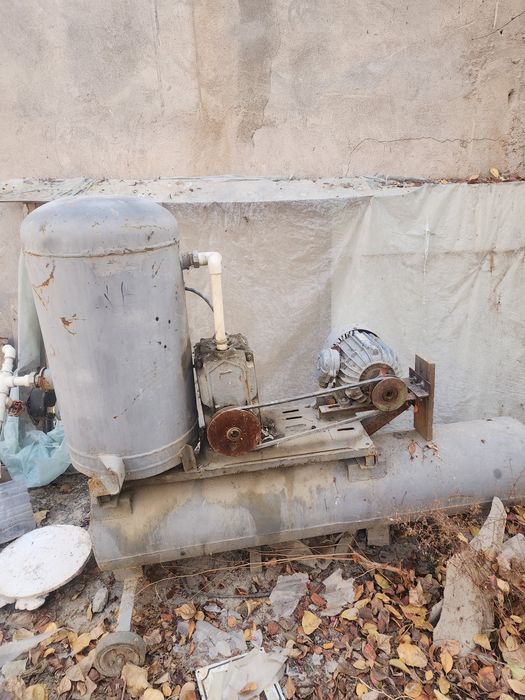 Вакуумный насос срочно сотилади!!!