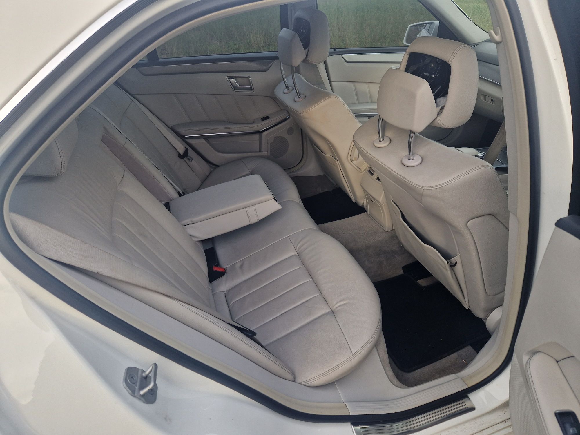 Dezmembrez Mercedes E-class 2013-2015 2.2 OM651