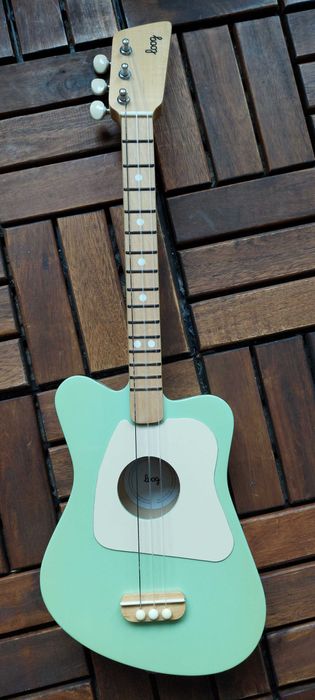 Детска китара Loog с три струни