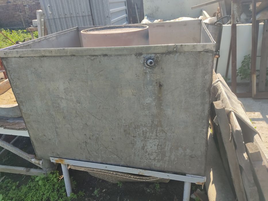 Продам бак из нержавеющей стали