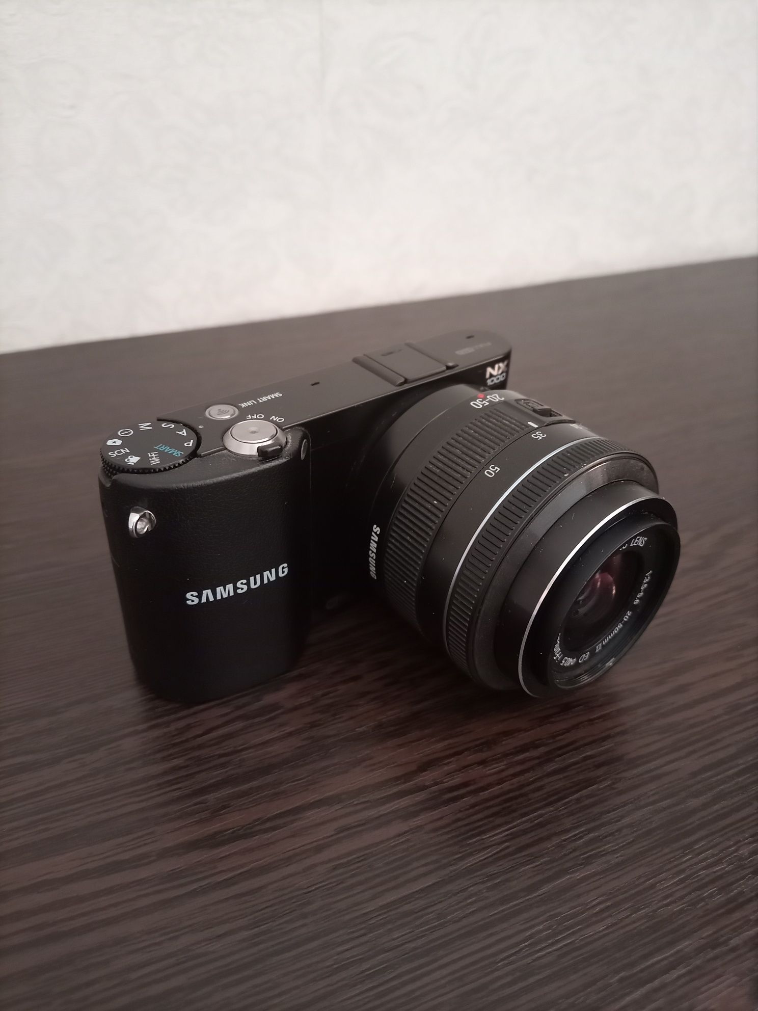 Продам проф фотоаппарат Samsung NX1000