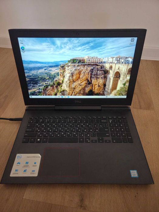 Vând laptop Dell Inspiron 15 7000