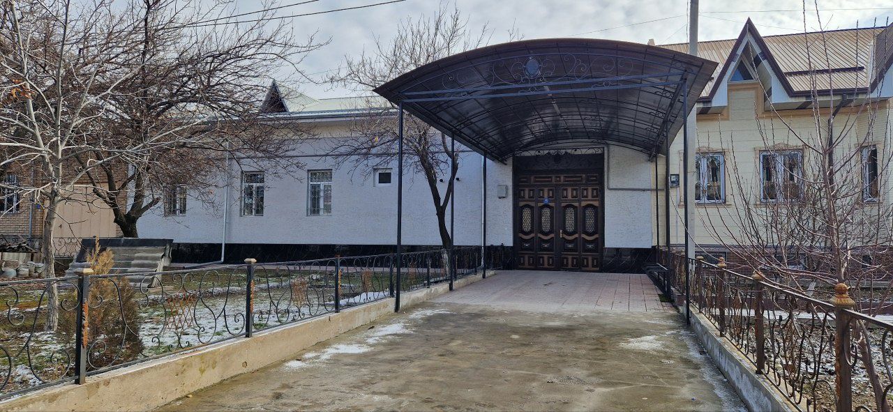 Hovli sotiladi 6 sotix