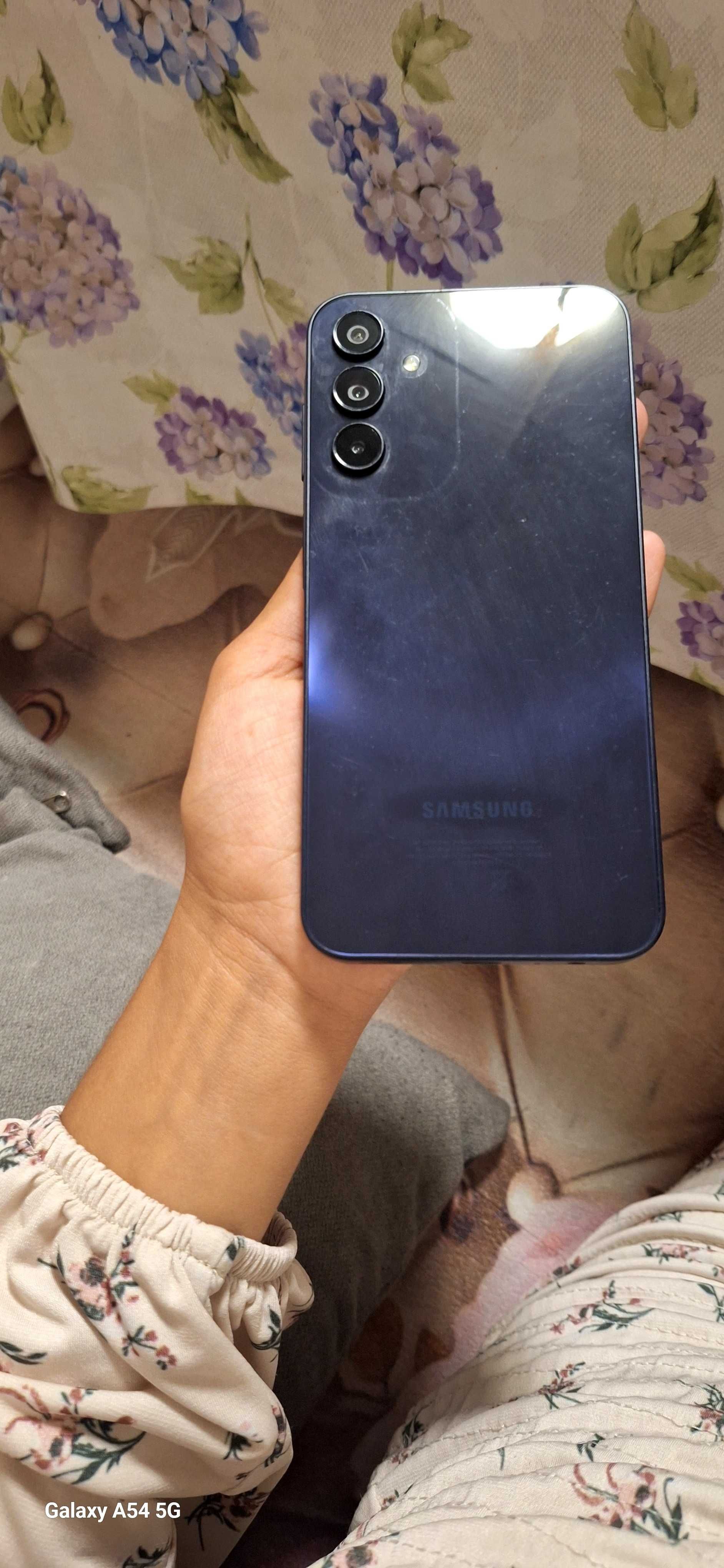 Samsung A16 само за нов екран е
