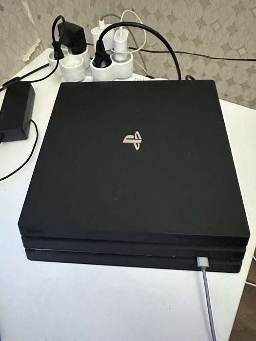 Playstation 4 Pro/861 GB