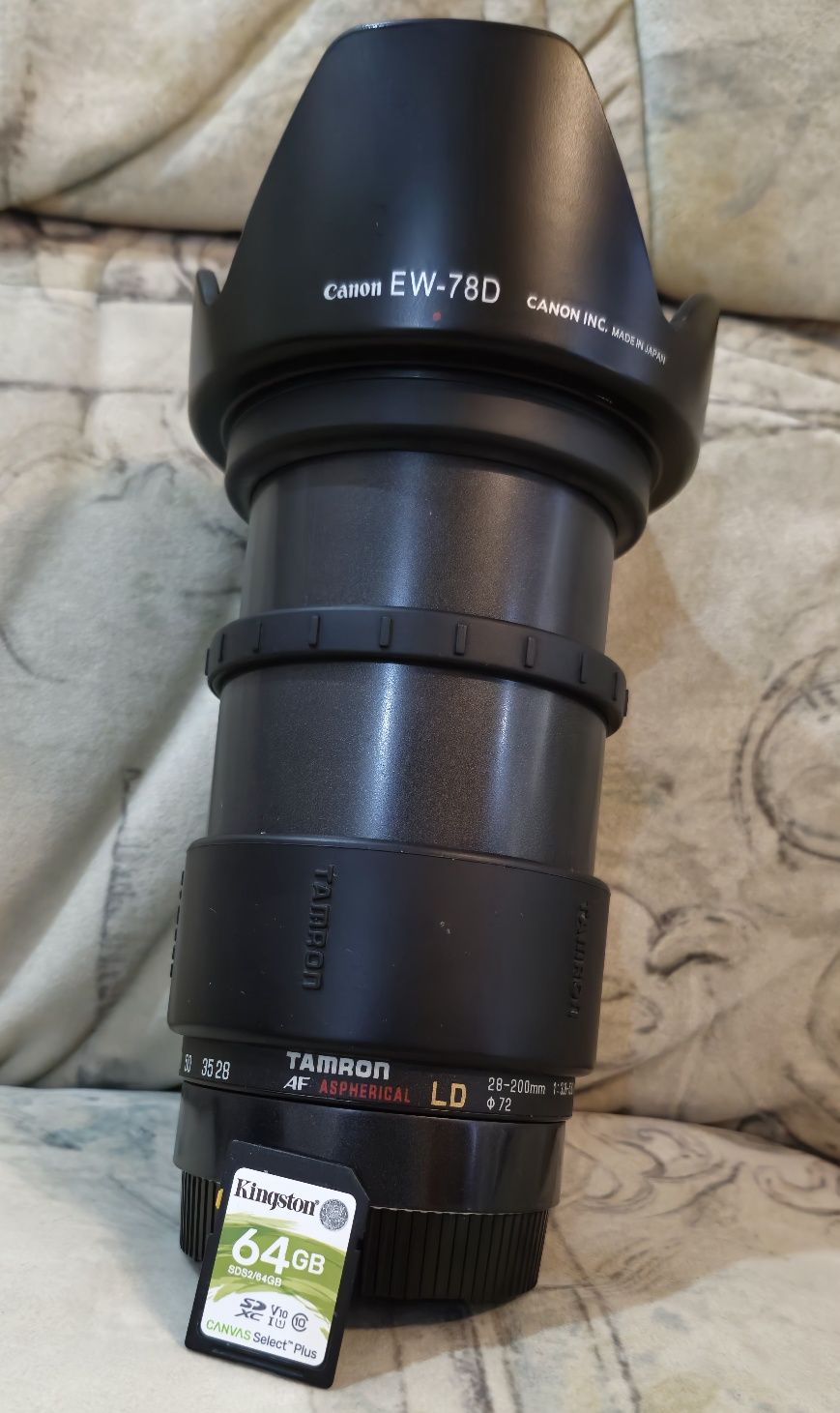 Продаётся Canon 1100 D комплект