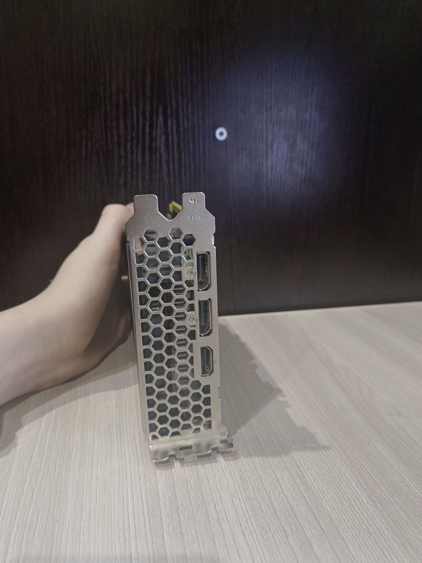 Продам видеокарту Palit GeForce GTX 1650 GP OC 4GB