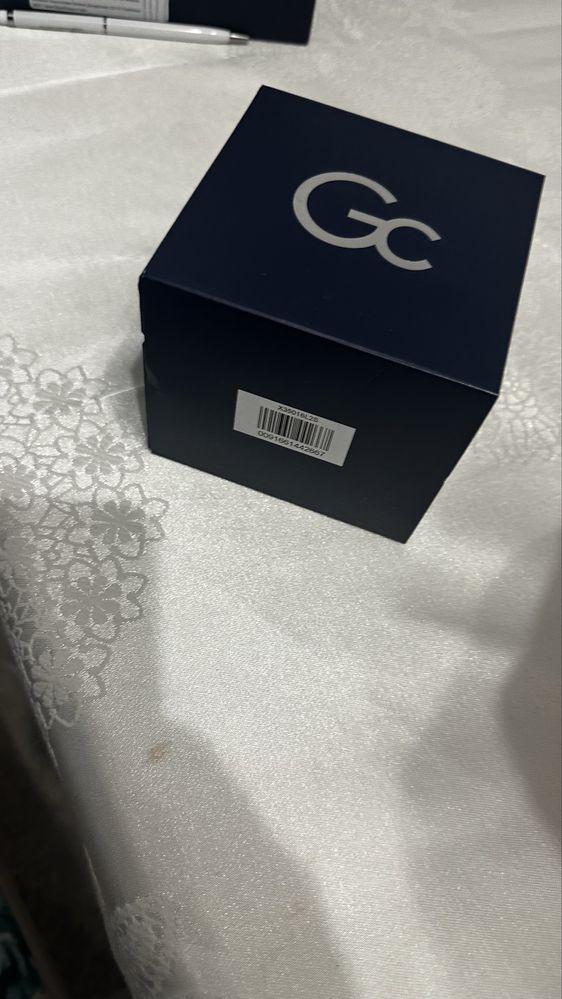 Оригинална кутия за часовник Guess premium + сертификат