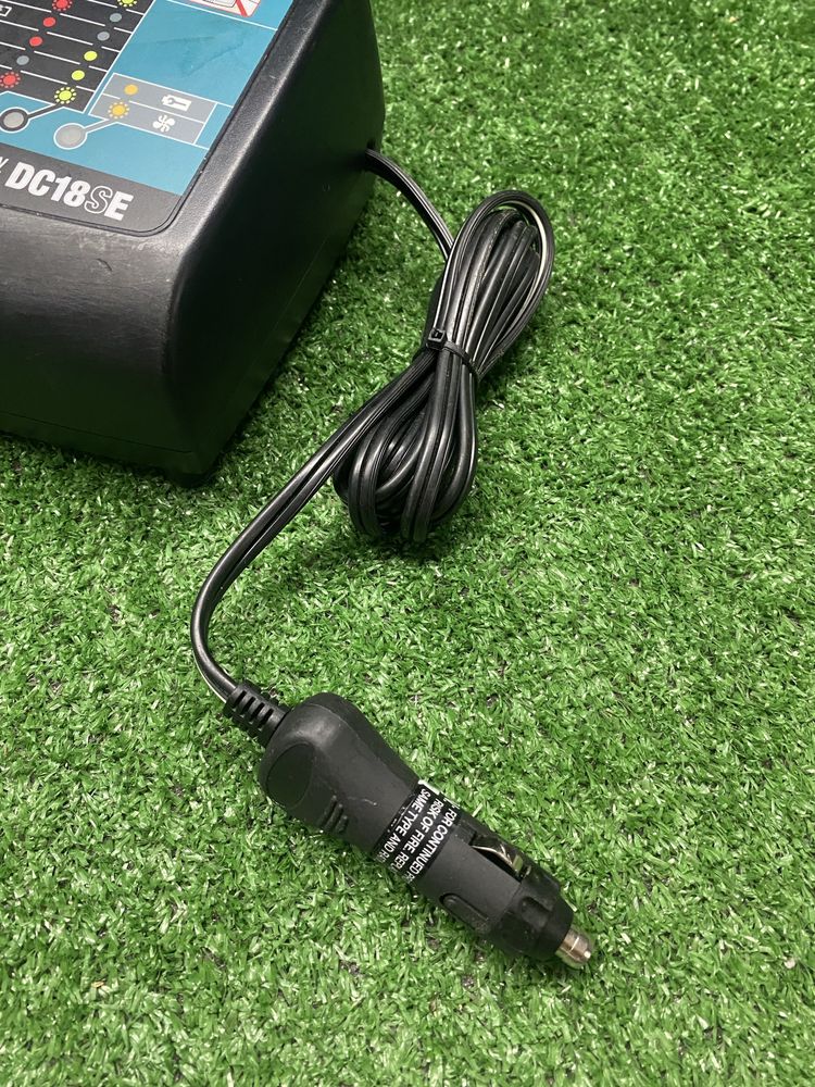 Зарядно устройство за кола, за Li-ion батерии 14.4 V/18V Makita DC18SE