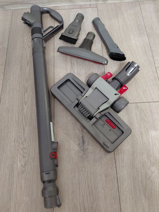 Vând Aspirator Dyson C33c big ball, original cu fir