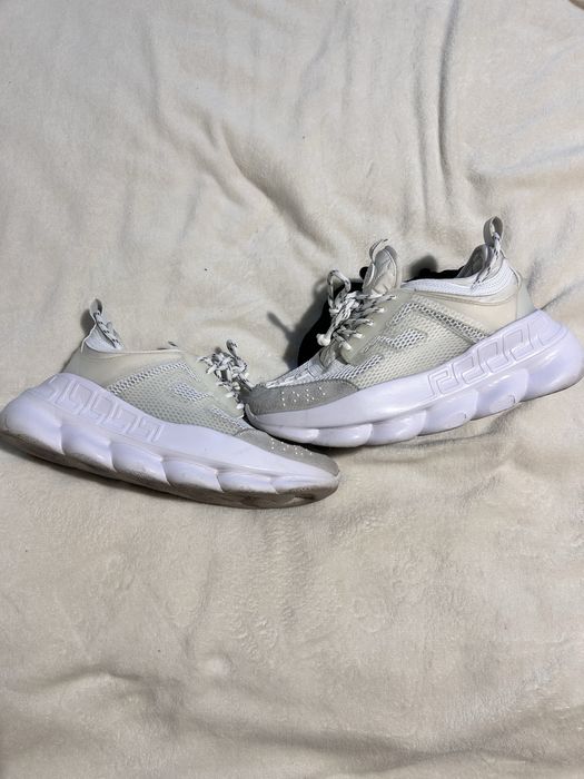 Versace chain reaction