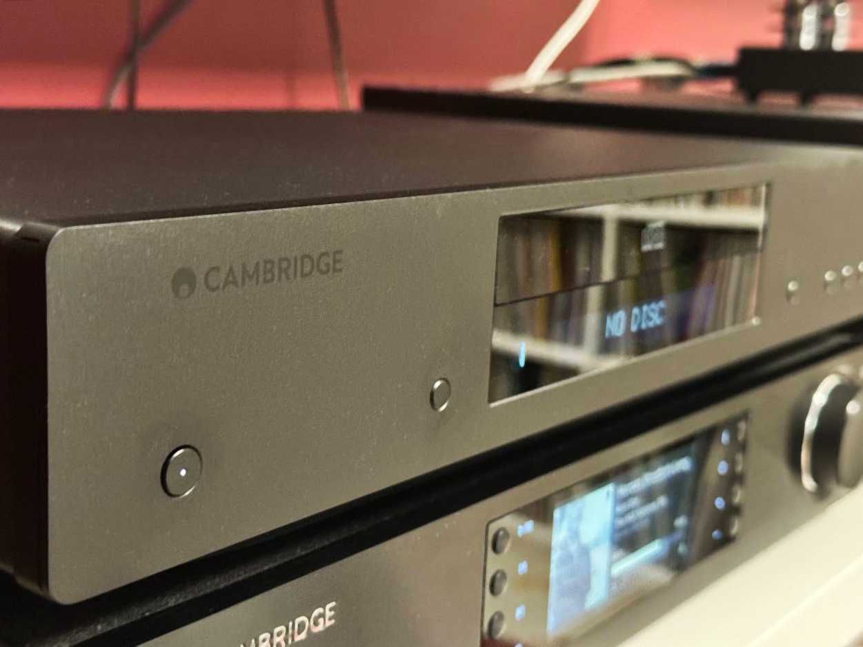 Мрежов плеър Cambridge Audio CXN V2 и CD Transport CXC V2 BlackEdition