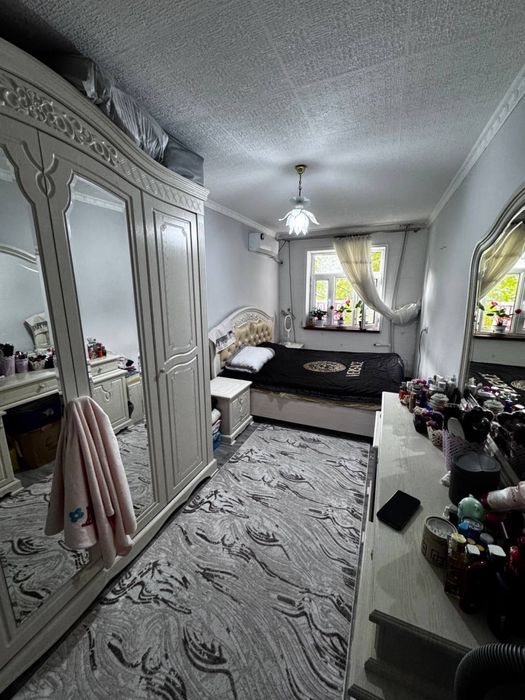 Чирчик 8 микро рйн 2х сотилади 34.000$ Бош толов ва паспорт бн Ипотека