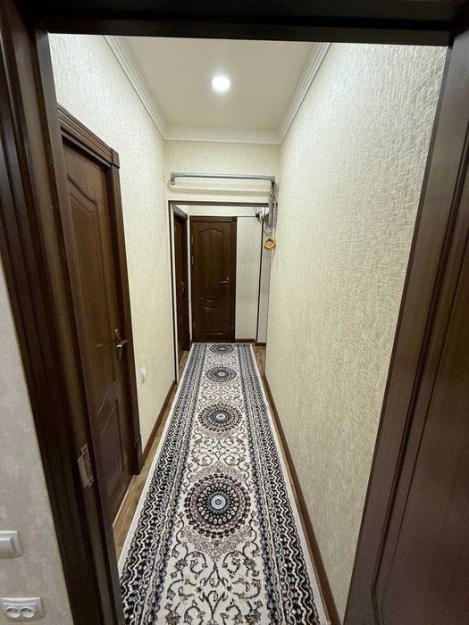 Срочно продаётся 4 комнатная квартира в 7 квартале с хорошим ремонтом