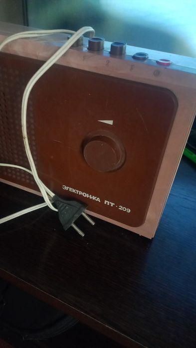 Продам любителям ретро стиля  . Блютуз колонка