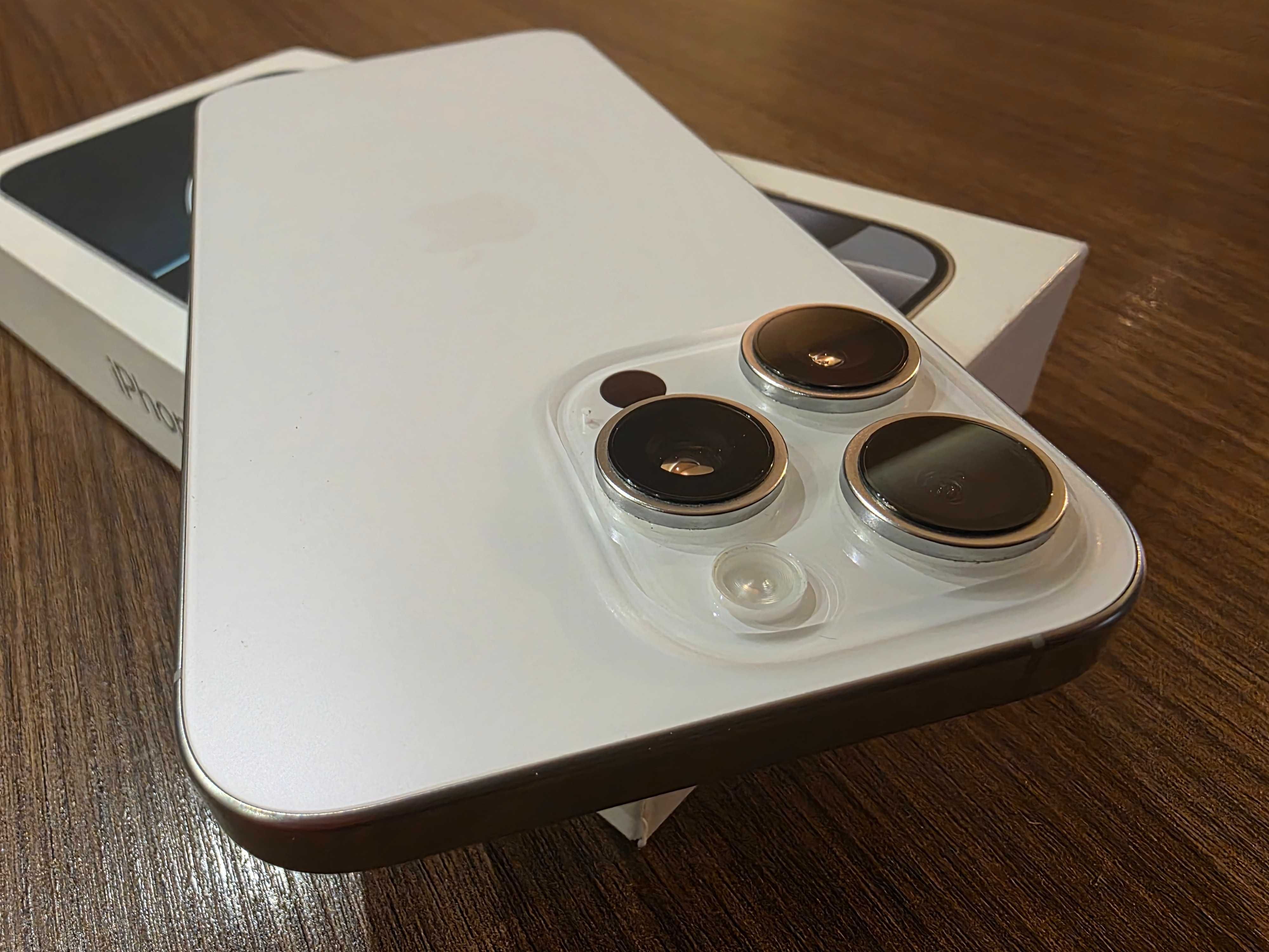 Като нов Apple iPhone 16 Pro Max 1TB/8GB White Titanium + Подаръци