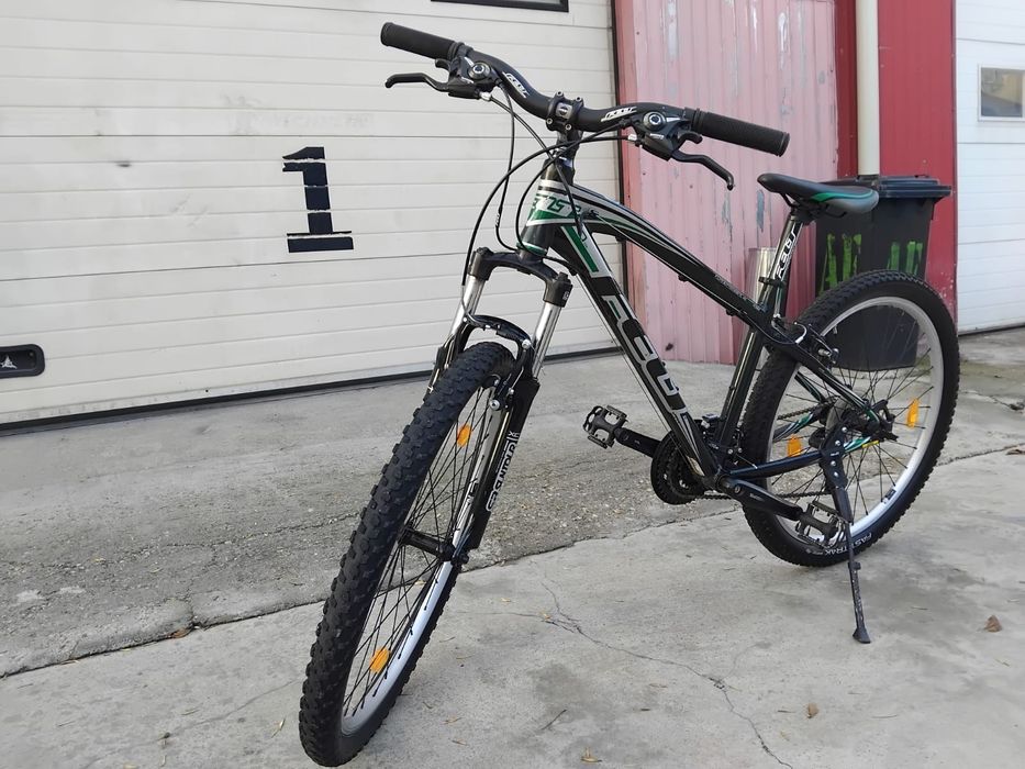 Vând bicicleta din aluminiu