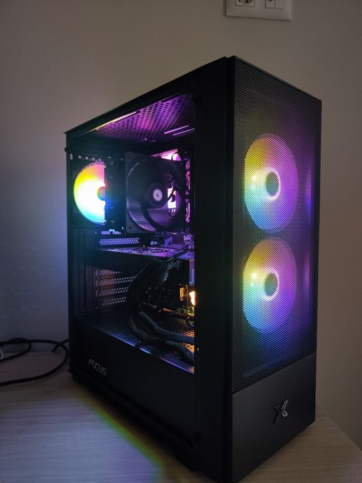 Геймърски компютър с RX 5700 – Перфектен за игри и работа!