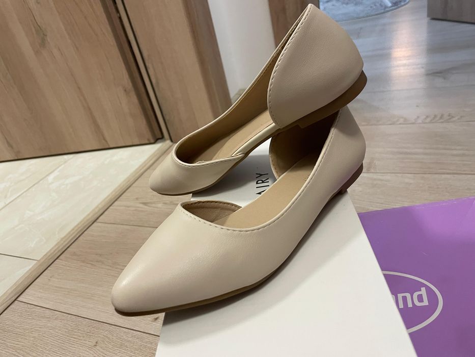 Opincuțe mărimea 35 purtate o singură dată !