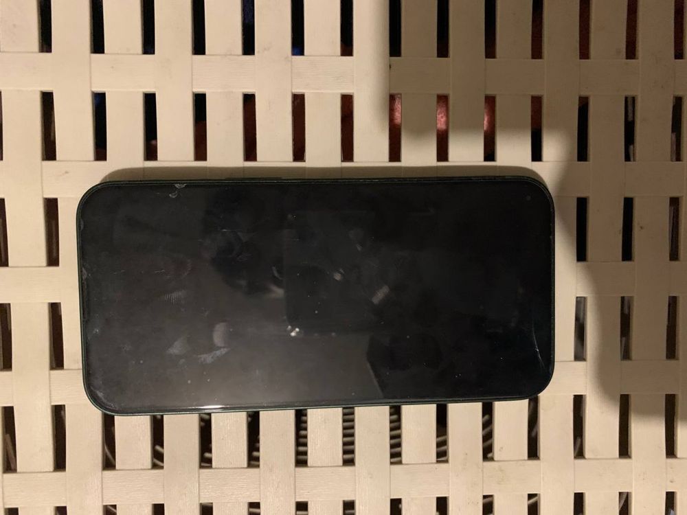 продам iphone 13