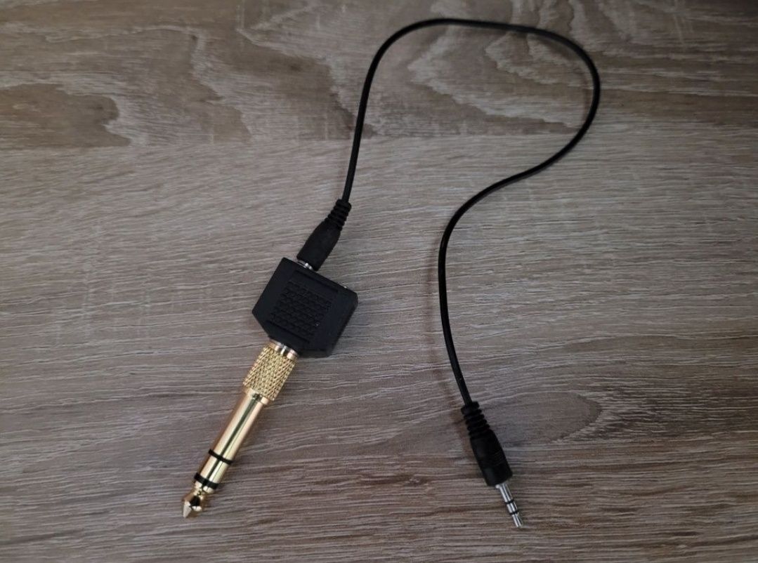 Vând set cabluri și adaptor audio