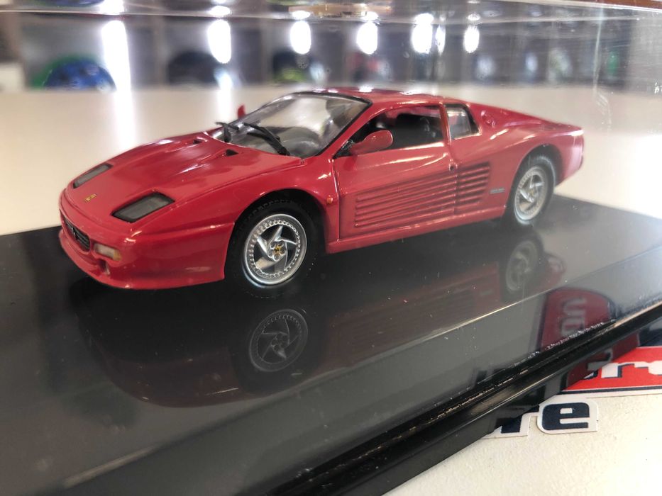 Колекционерски модел метална количка HOT WHEELS FERRARI F512 1994 1:43