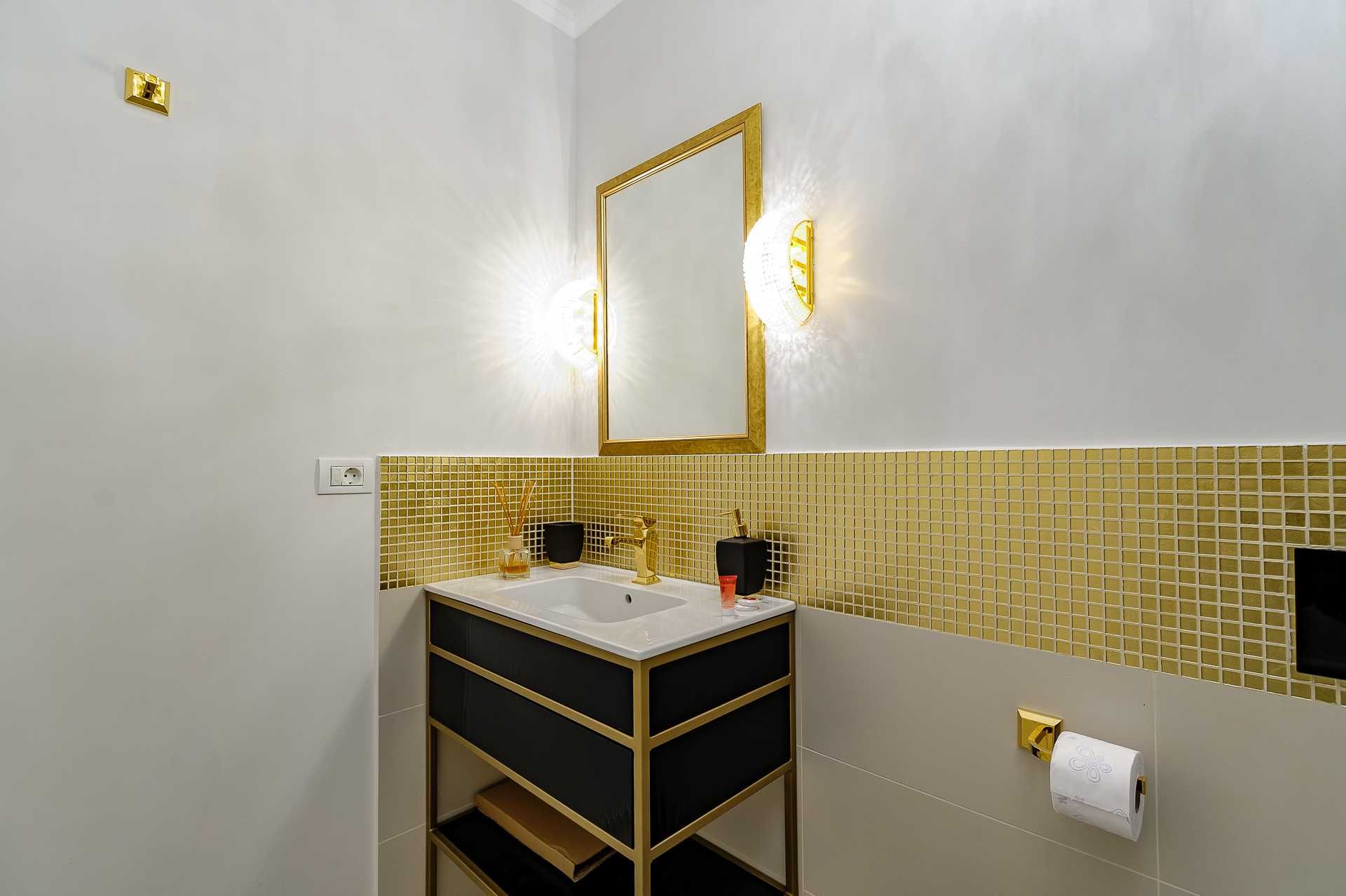 Inchiriez apartament 3 camere Arad Plaza