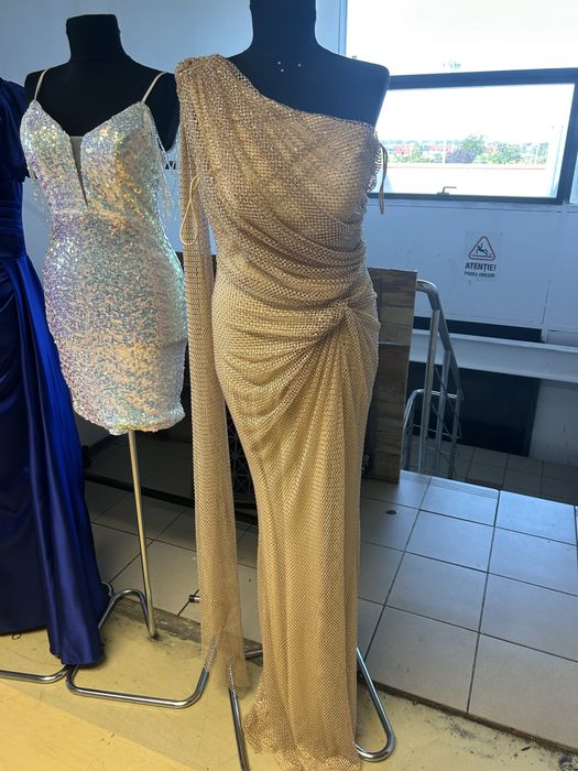 Rochie aurie marimea 38