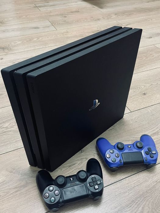 Продам PS4 PRO 1TB