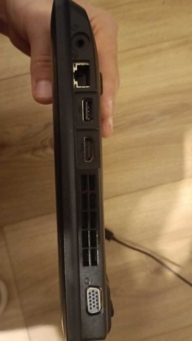 Laptop Lenovo Thinkpad x130e 4gb RAM Windows7 ADM E450 300 gb HDD
