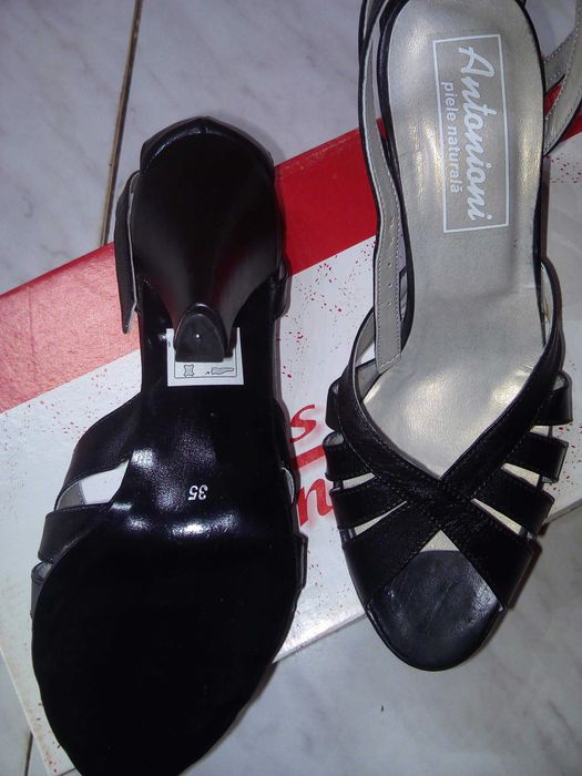 Sandale din piele