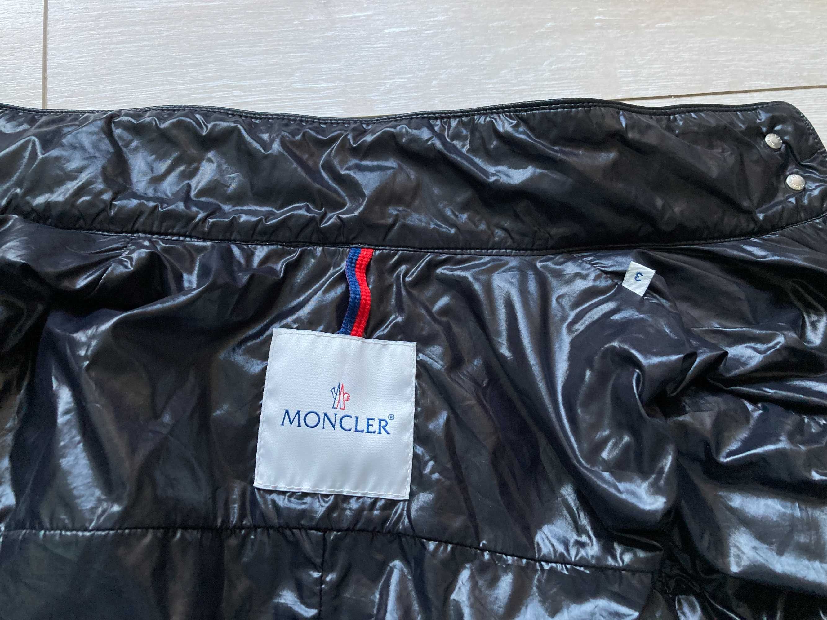 Оригинално Moncler тънко пролетно женско яке размер 3 / L