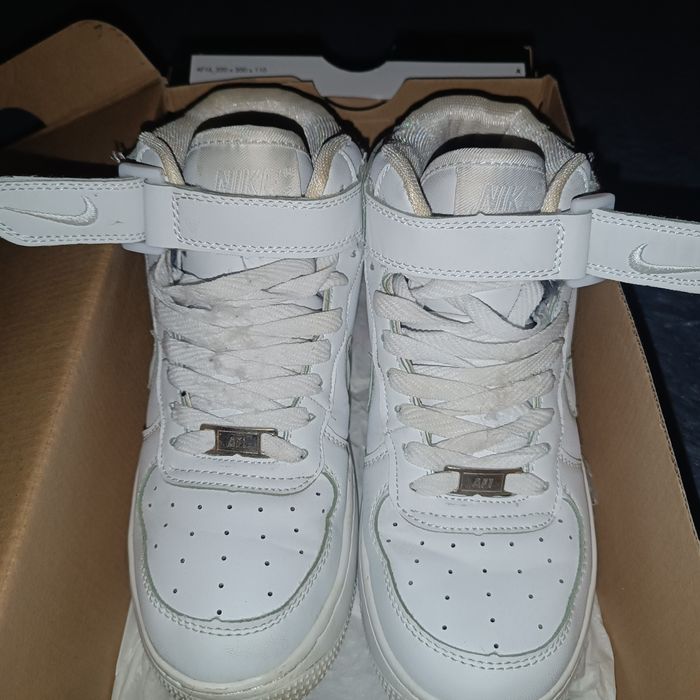 Продам зимние кроссовки Air Force Mid