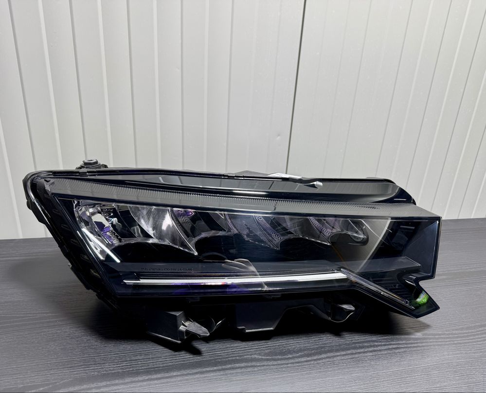 Far dreapta full led Skoda Octavia 4 facelift