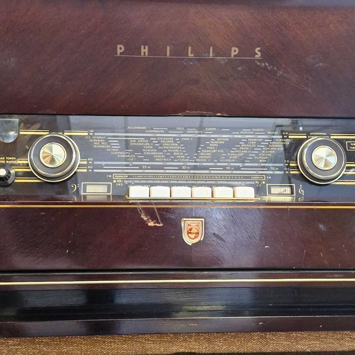 Liquid Money vinde-Radio vintage Philips