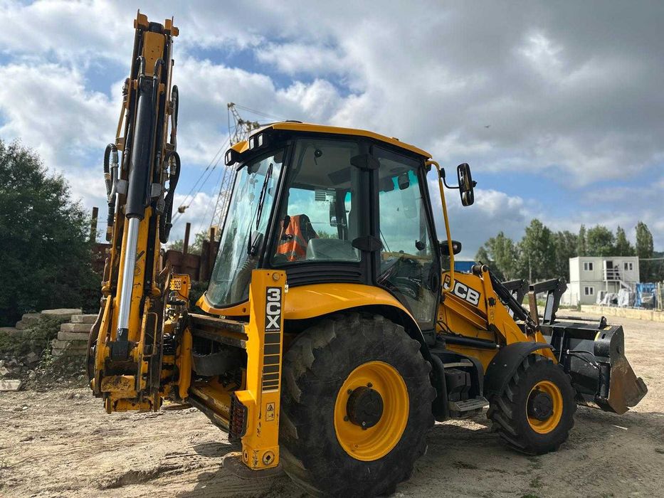 JCB 3CX -2021 (3000 ore)