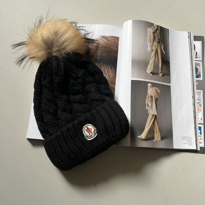 Moncler Шапка с естествен пух