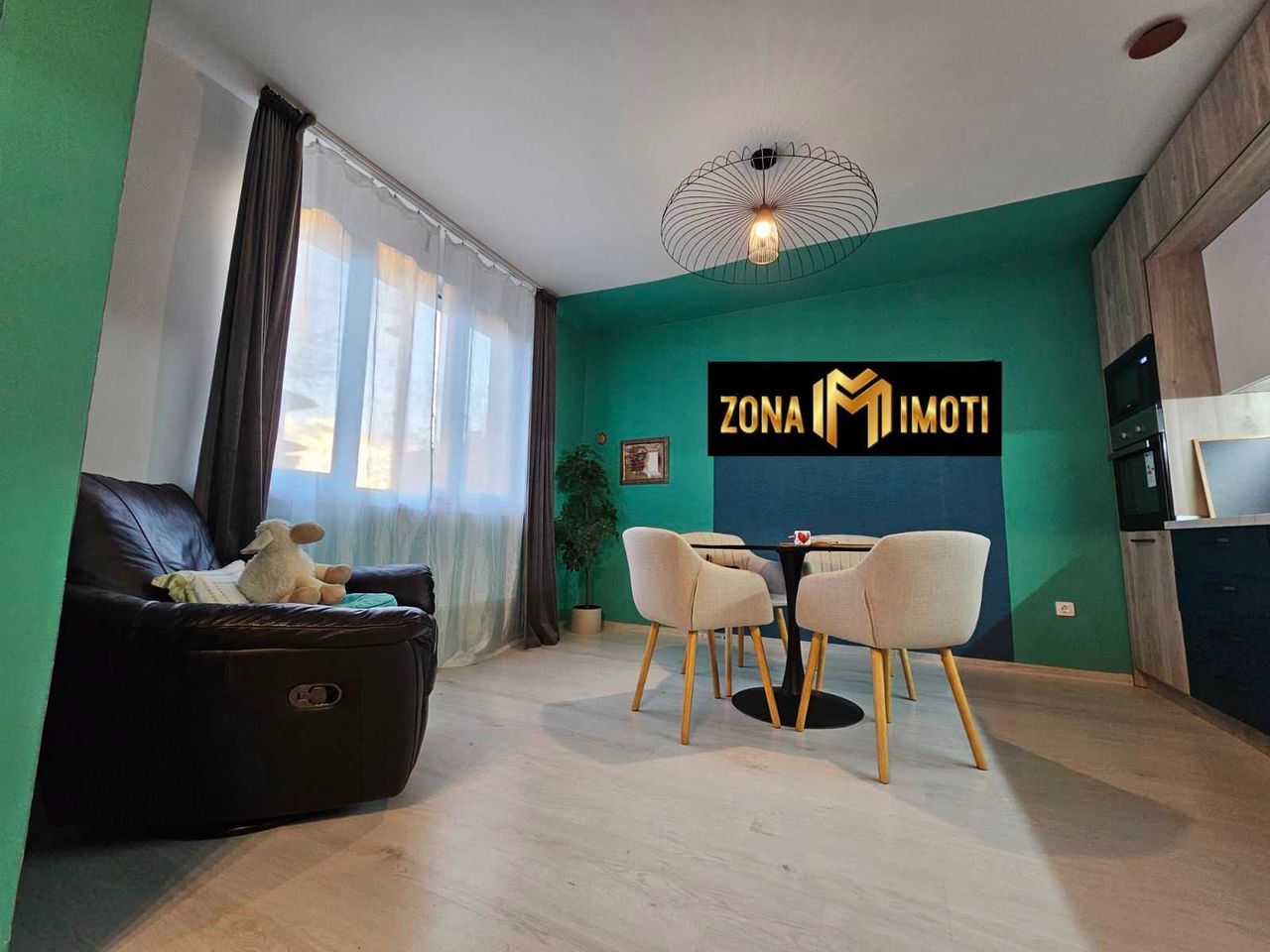 Продава се Къща в Божурище - 235 кв.м за 1915 €/кв.м - Снимка #1