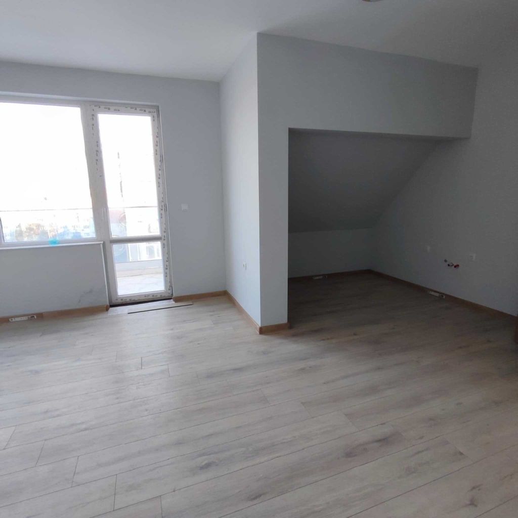 Продава се Двустаен апартамент в Шумен, Пазара - 58 кв.м за 1275 €/кв.м - Снимка #2
