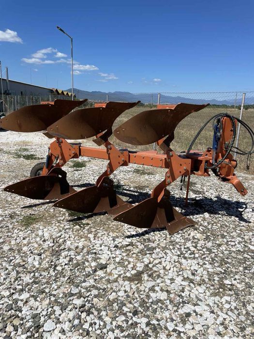 Плуг обръщач Galucho