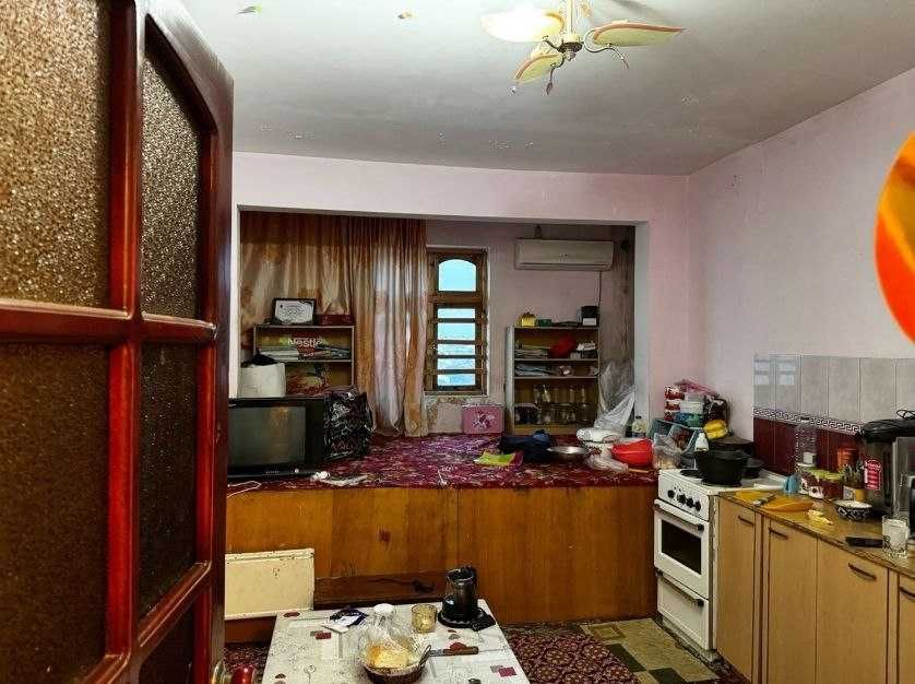 Срочно на ИбнСино продается 2 комнатная квартира. 48000 у.е