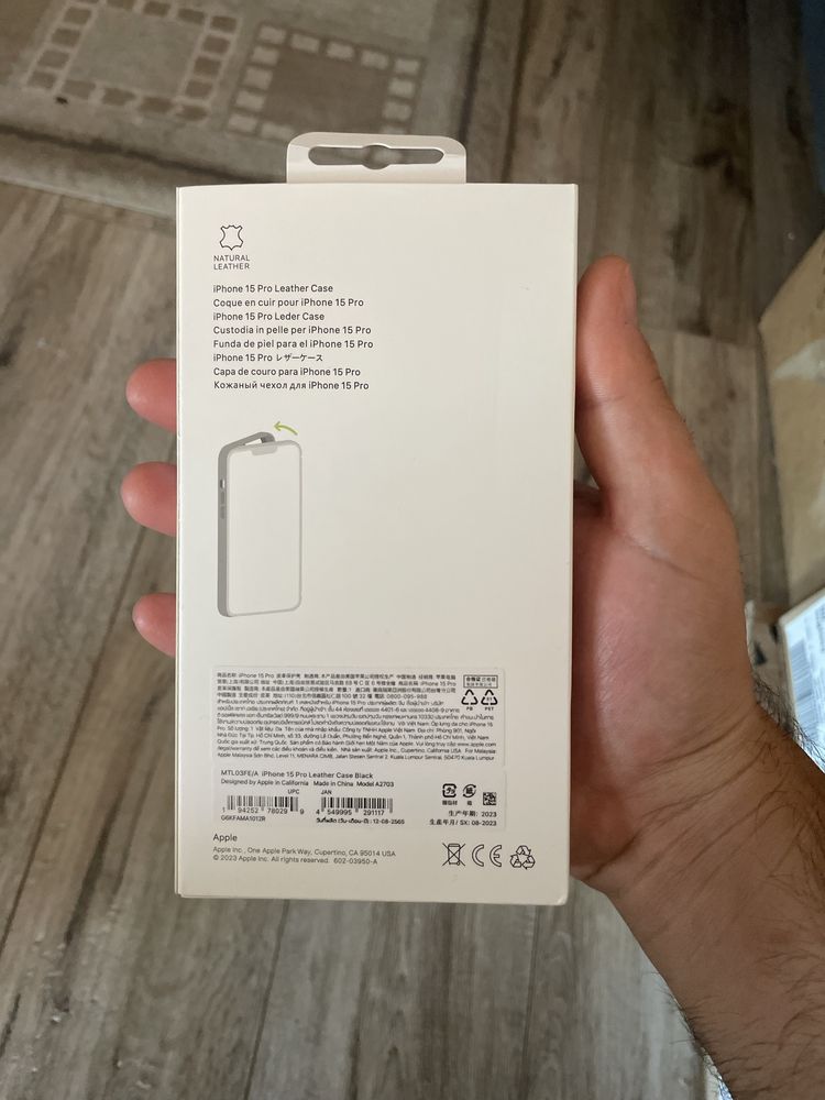 Husa Magsafe de piele pentru iPhone 15 Pro