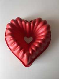 Продам силиконовую форму для кекса в форме Сердца