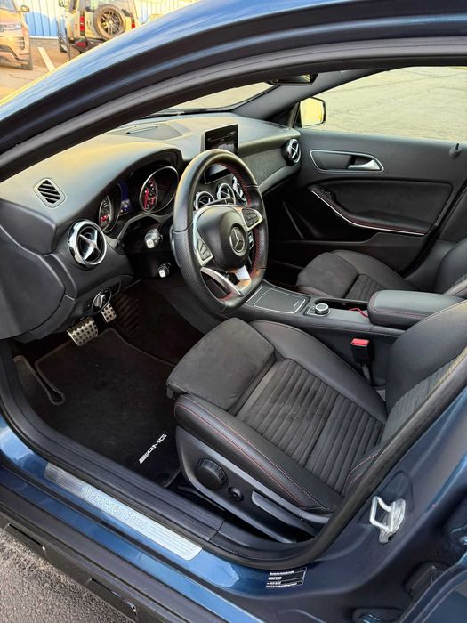 Mercedes-Benz GLA 250 4matic automat cu garantie  Noiembrie 2027