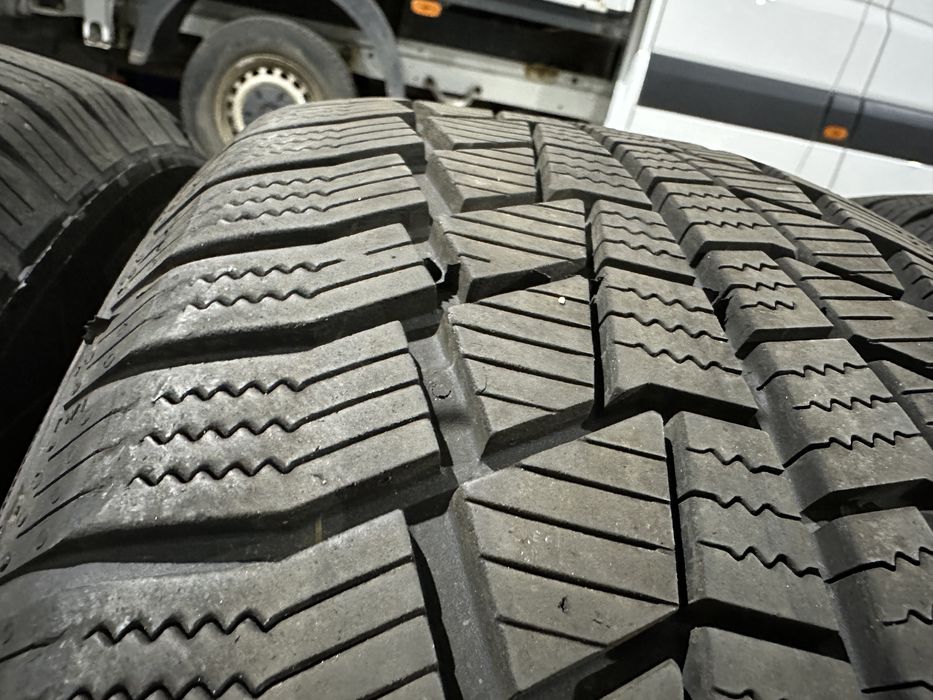 2бр. Отлични Зимни Гуми 215/55R/17 XL -GENERAL- DOT:3719- 5,8мм.